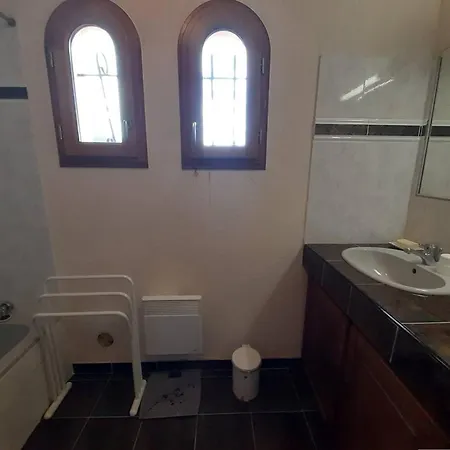Holiday home Maison Calme 4 Pieces, 3 Chambres, Vue Mer, - Fr-1-251-849 Bormes-les-Mimosas